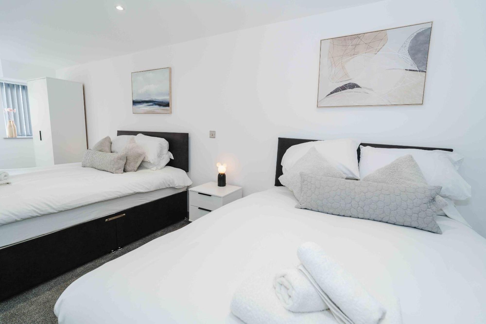 Stunning Luxury Stay By Vichy كينغستون أبون هول المظهر الخارجي الصورة
