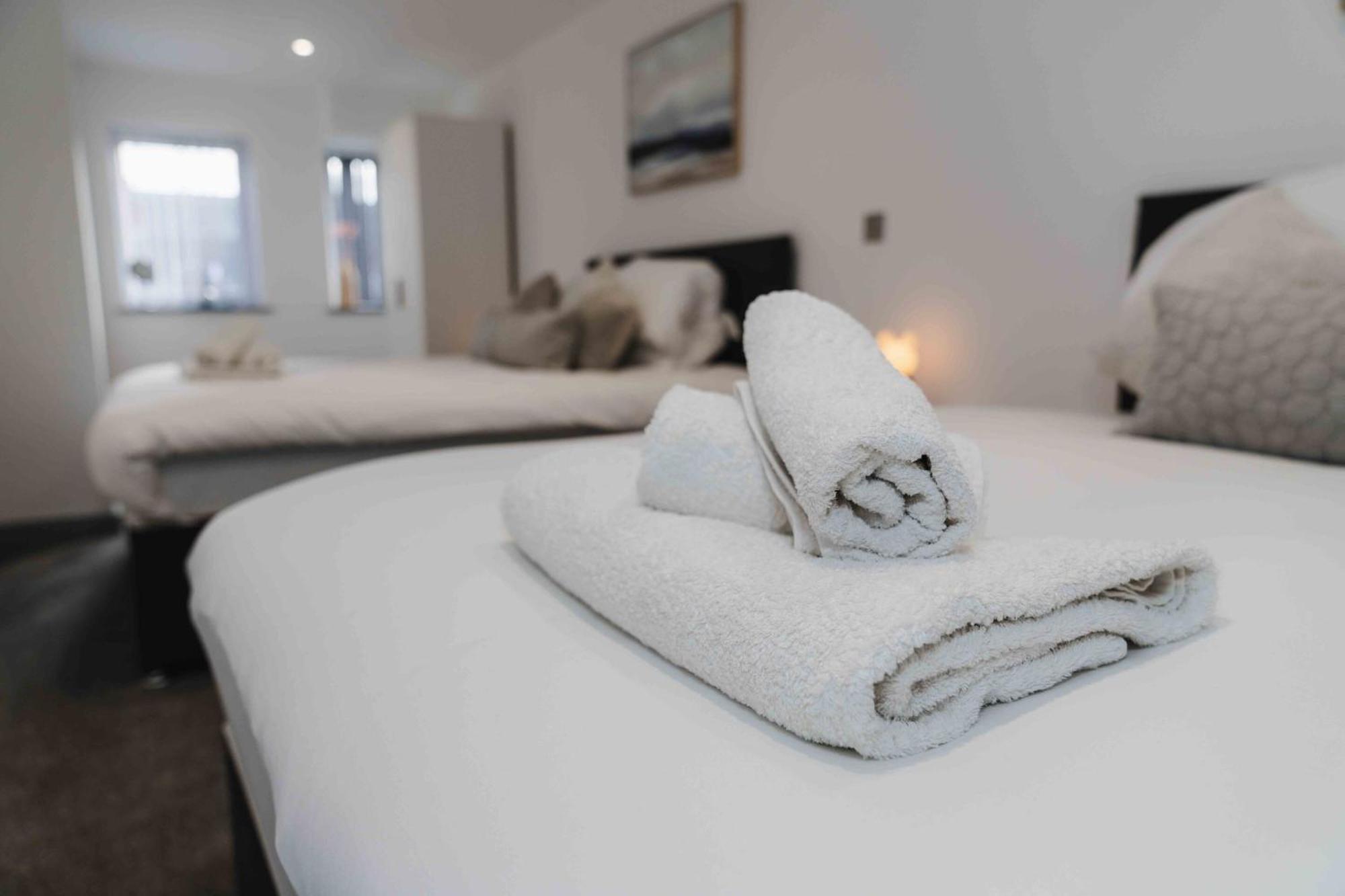 Stunning Luxury Stay By Vichy كينغستون أبون هول المظهر الخارجي الصورة