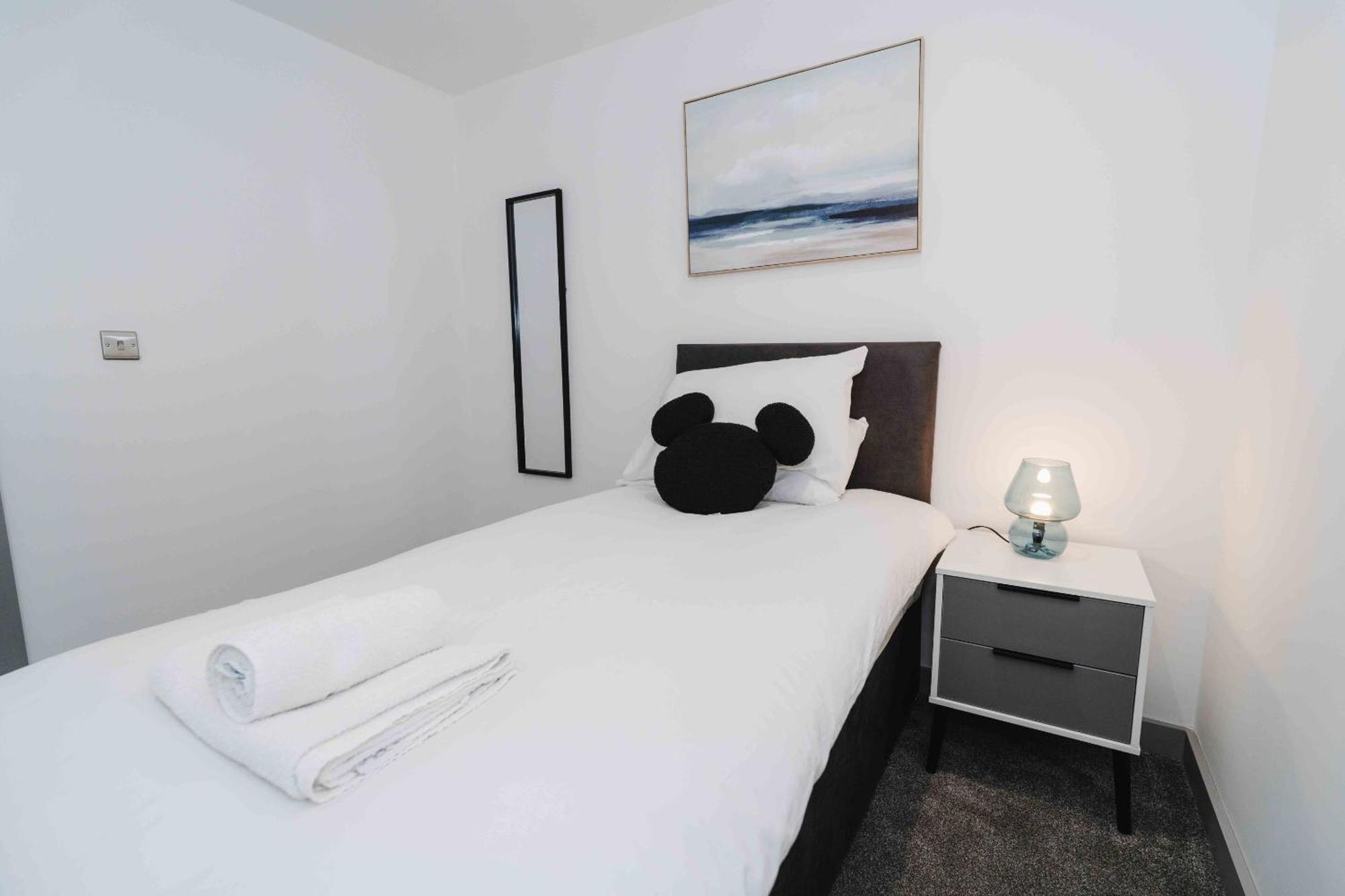 Stunning Luxury Stay By Vichy كينغستون أبون هول المظهر الخارجي الصورة